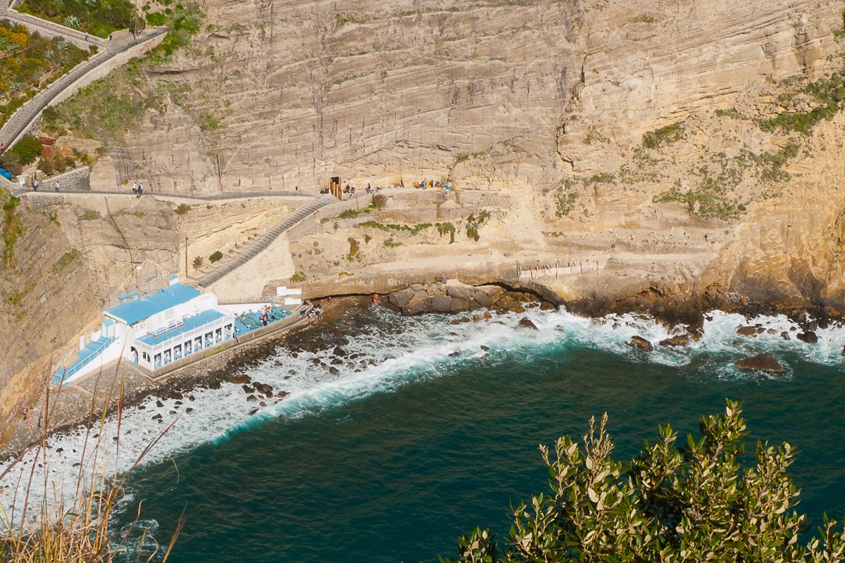 Baia di Sorgeto Ischia